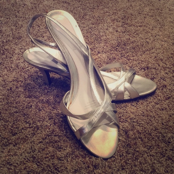 naturalizer shoes silver